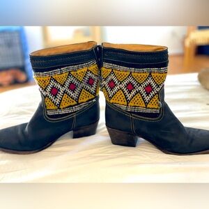 Gently used COBRA SOCIETY Otto boots with a vintage Moroccan rug detail size39